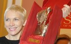 Berlin: la chanteuse Annie Lennox honorée par d'anciens Nobel de la Paix