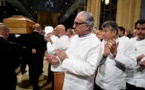 Des centaines de chefs rendent un dernier hommage à Bocuse