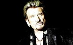 Johnny Hallyday fête ses 67 ans en bateau sur la Seine