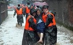 Chine/inondations: 199 morts, 12.000 personnes menacées par la rupture d'une digue