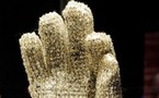 Un gant de Michael Jackson vendu 192.000 dollars aux enchères à Las Vegas