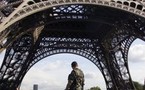 France: alerte à la bombe levée à la Tour Eiffel, réouverture au public