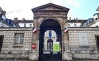 Etat "préoccupant" pour l'enfant renversé par un fourgon de police