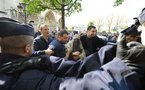 Interpellations de femmes en niqab au premier jour de la loi contre le voile intégral