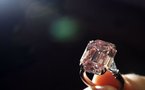 Enchères : un diamant rose très rare adjugé 10,8 millions de dollars