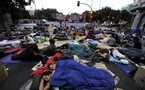 Espagne: 200 "indignés" campent près du Parlement à Madrid