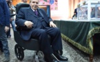 Algérie : Bouteflika renonce à un 5e mandat, reporte la présidentielle mais reste au pouvoir