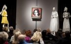 Les robes d'Elizabeth Taylor s'envolent aux enchères à New York