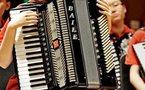 Cinq jeunes accordéonistes nord-coréens font un tabac sur YouTube