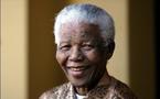 Nelson Mandela, 93 ans, a été hospitalisé, mais "va bien"