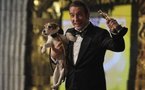 Le chien Uggie de "The Artist" raccroche le collier