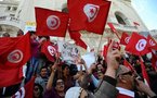 Des milliers de Tunisiens fêtent l'indépendance en réclamant la démocratie