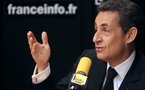 Sarkozy trace une frontière avec le FN, Hollande lance sa profession de foi