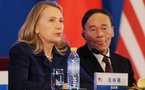 Chine: Hillary Clinton termine sa visite avec une promesse de libération du militant Chen