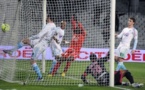 Lyon et Marseille laissent filer le PSG