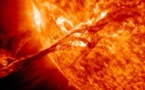 La Nasa filme une puissante explosion de météorite sur la Lune