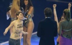Deux Femen perturbent un show télé présenté par Heidi Klum