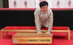 Jackie Chan, premier acteur chinois à déposer ses empreintes à Hollywood