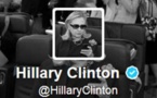 Hillary Clinton enfin sur Twitter, en "aficionado des tailleurs-pantalons"