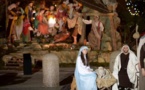 Noël au Vatican: une lumière pour la paix allumée au nom de François