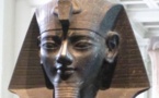 La statue d'une fille du pharaon Amenhotep III découverte en Egypte