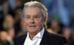 Alain Delon hospitalisé pour un "problème aux nerfs du visage"