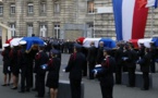 Attentats: hommages et obsèques, avant la réplique du gouvernement