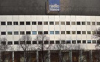Radio France: grève prolongée, Valls accentue la pression sur Gallet