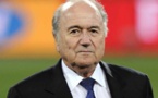 Corruption à la Fifa: pression maximale sur Blatter toujours candidat