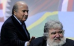 Fifa: Blazer admet des pots-de-vin, Blatter dans le viseur