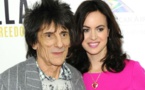 Ron Wood, guitariste des Rolling Stones, attend des jumeaux à 68 ans