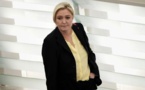 Exactions de l'EI: Marine Le Pen retire de son compte Twitter la photo du corps décapité de James Foley
