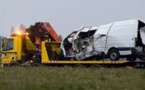 Un minibus percute un poids lourd dans le centre de la France : 12 morts