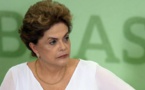 Brésil: la défense de Rousseff ferraille contre une destitution "coup d'Etat"