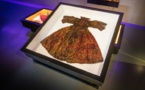 Pays-Bas: exposition de luxueux atours du 17e siècle découverts dans une épave