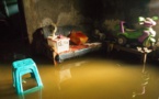 Indonésie: Les habitants d’une ville portuaire de Java central se battent contre les inondations