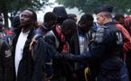 Evacuation d'un campement de réfugiés à Paris